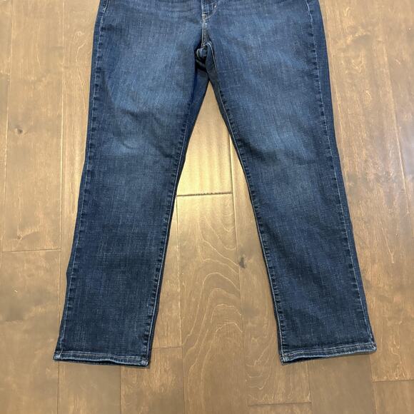 Levi's Jeans Women 33x30 Blue Classic Straight Dark Wash Denim Stretch 5-Pocket - Picture 5 of 15